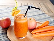Рецепта Сок от моркови и портокал